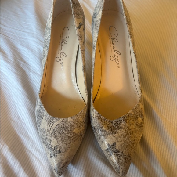 Alamar Women's Beige Floral Heels - Picture 2 of 4